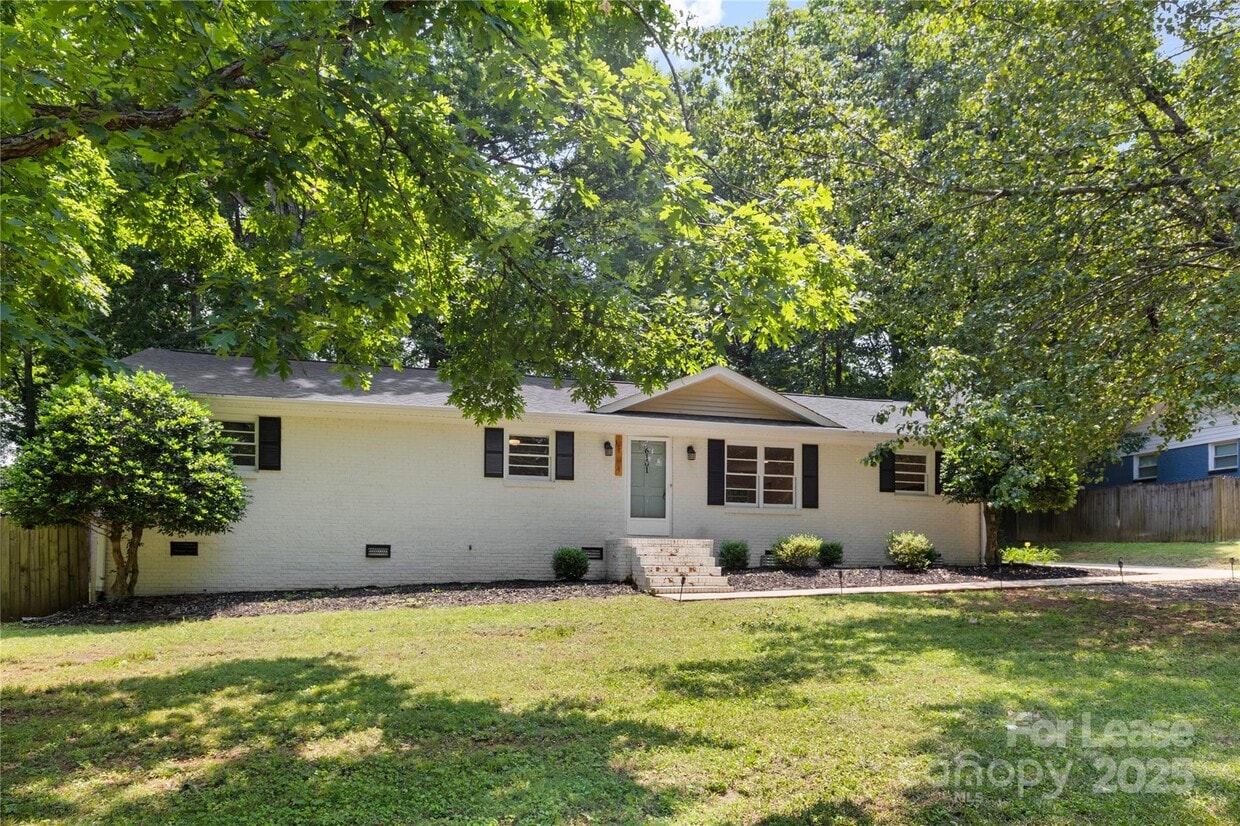 Primary Photo - 6101 Davidson Dr