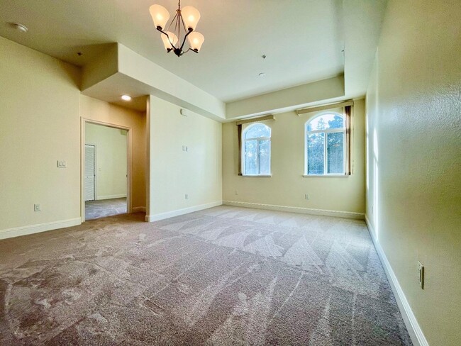 Building Photo - 538 S Mathilda Ave