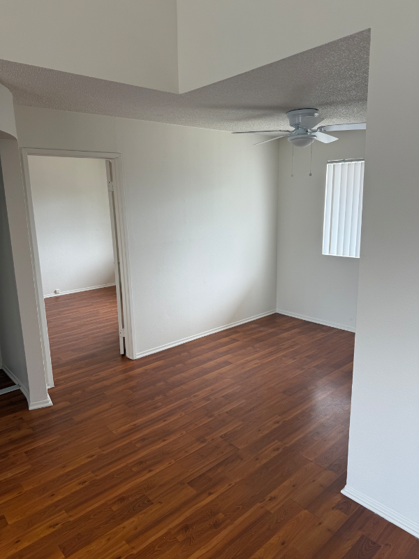 Foto del edificio - 6825 Haskell Ave