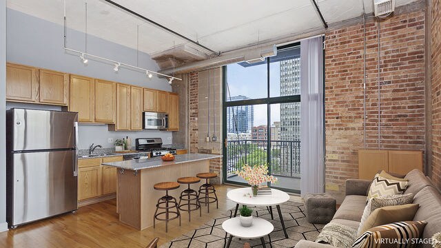 Building Photo - 221 E Cullerton St