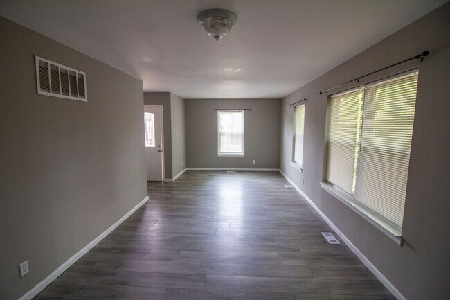 Foto del edificio - 4346 Swan Ave