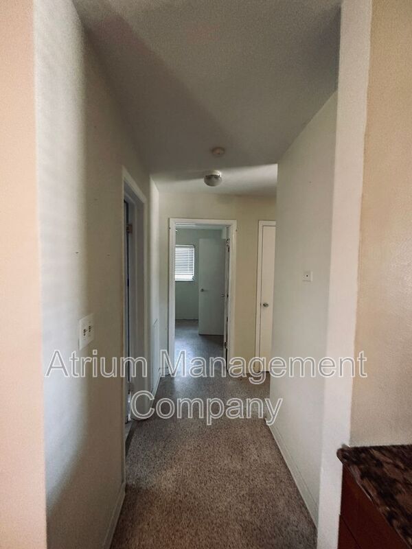 Building Photo - 1010 S Miramar Ave