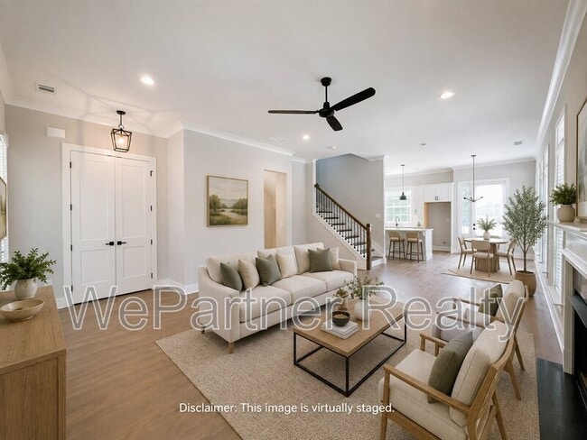 Building Photo - 1085 Adam Cir