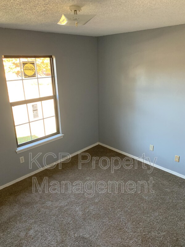 Building Photo - 314 N Albert Pike Ave
