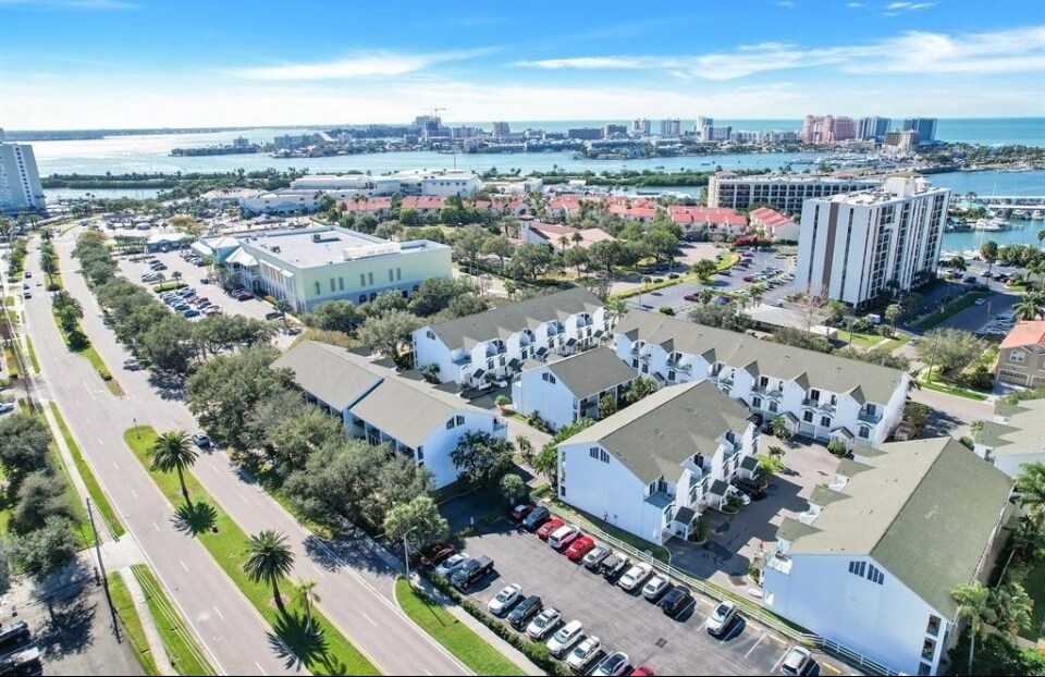 Walk to the Beach - 320 Island Way