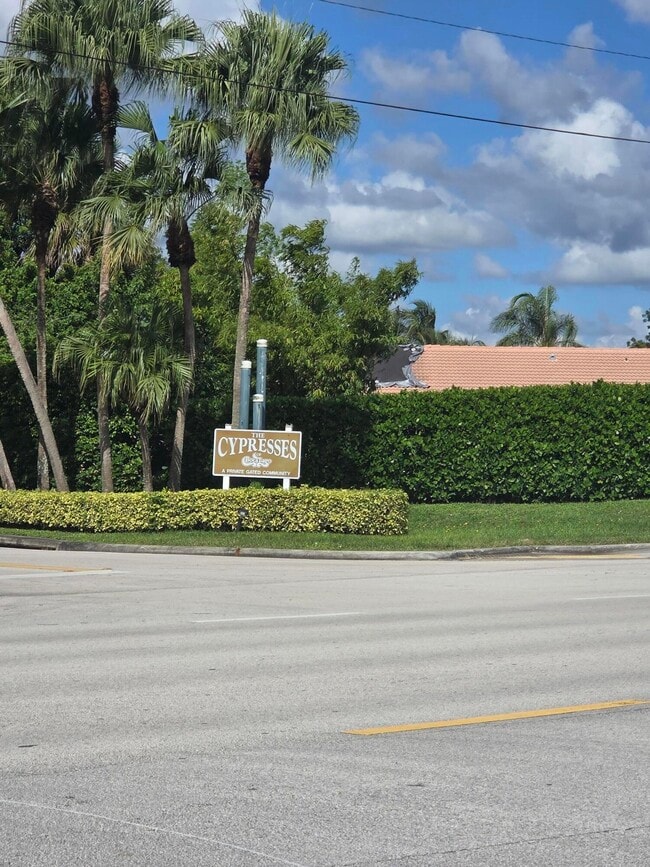Building Photo - 9187 Norte Lago