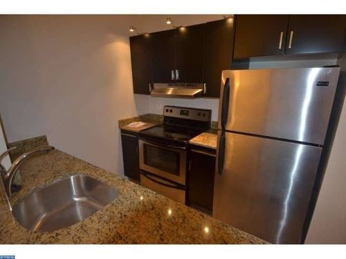 Foto del edificio - 2312 Delancey Pl