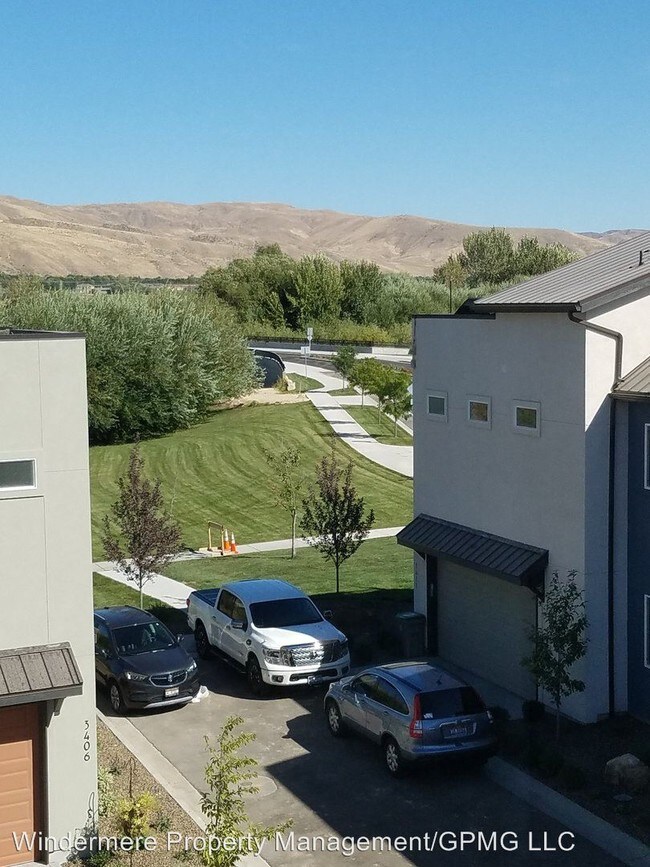 Foto del edificio - 3 br, 3 bath House - 3397 E. Exacta Lane