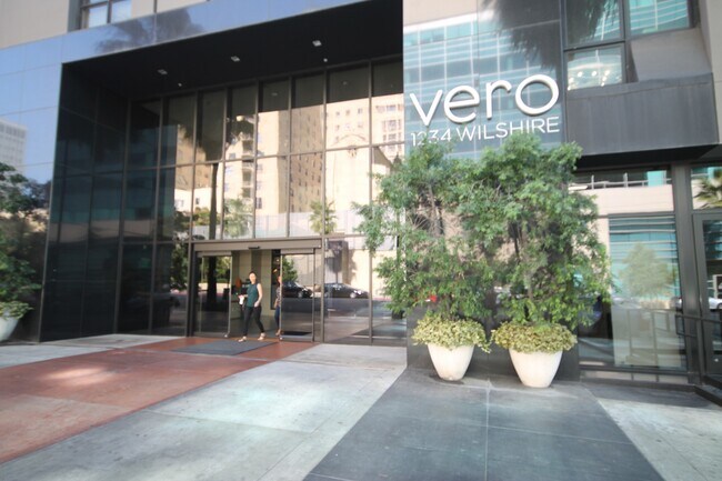 Building Photo - 1234 Wilshire Blvd