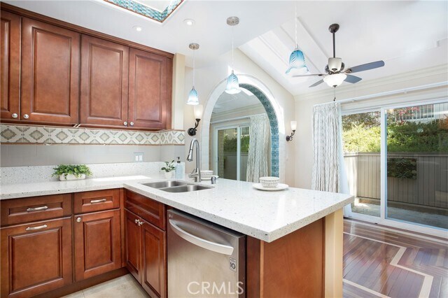 Foto del edificio - 353 Prairie Ct