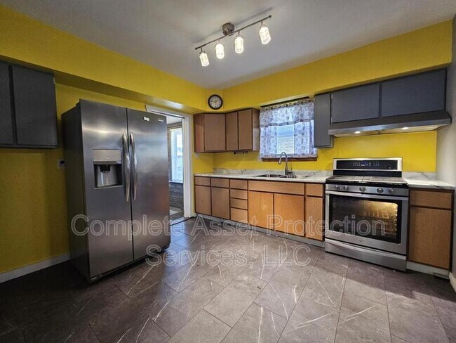 Foto del edificio - 130 Phillips Ave