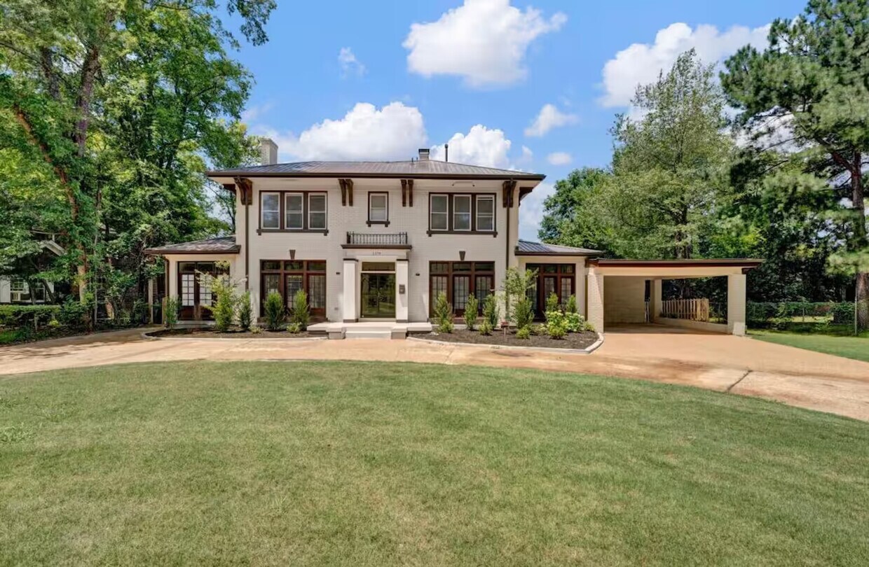 1179 E Pkwy S- - 1179 E Pkwy S-