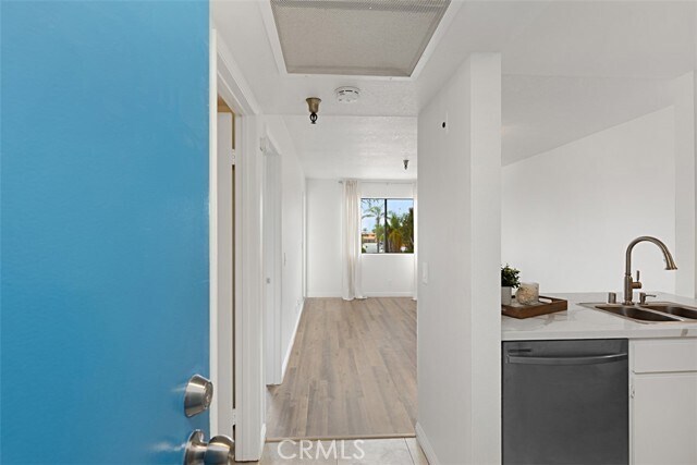 Building Photo - 3830 Avenida Del Presidente