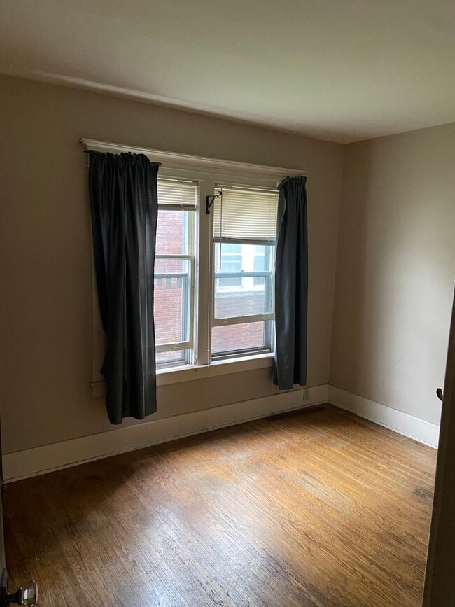 Foto del edificio - 157 Saranac Ave