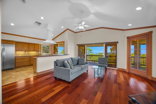 Foto del edificio - Launiupoko Long-Term Rental – Panoramic Vi...