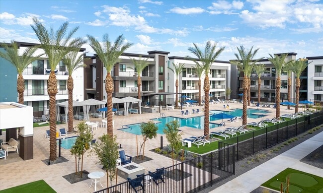 Building Photo - Acero Hawes Crossing