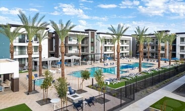 Building Photo - Acero Hawes Crossing