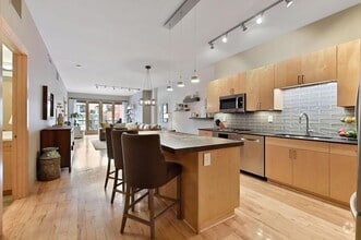 Building Photo - 401 N 2nd St
