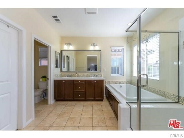 Foto del edificio - 70 Revell Cir