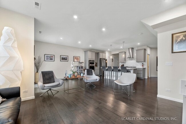 Building Photo - 515 Watercress Dr