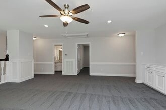 Building Photo - 810 Herdsman Dr