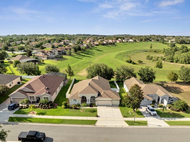 Building Photo - Stunning 4/3 with Fence Enclosed Yard in t...