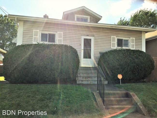 Building Photo - 2 br, 1 bath House - 9725 S Broadway