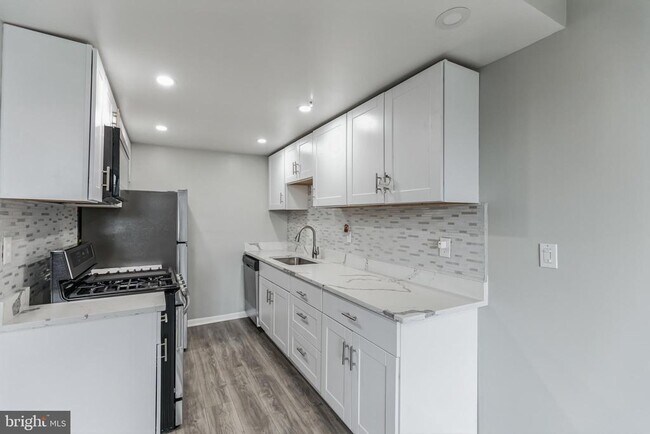 Foto del edificio - 4600 Duke St