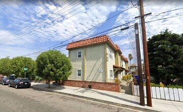 Building Photo - 430-430 W 22nd St