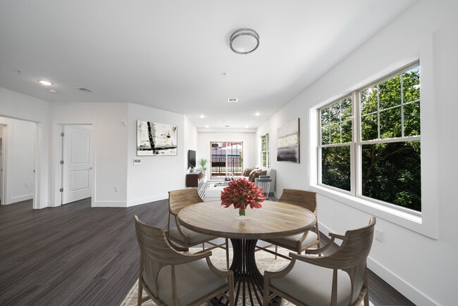 Building Photo - Bergen Arms