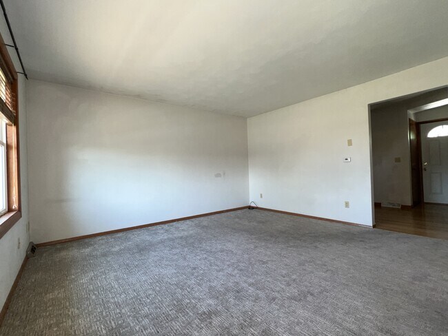 Foto del edificio - 3745 Hillcrest Rd