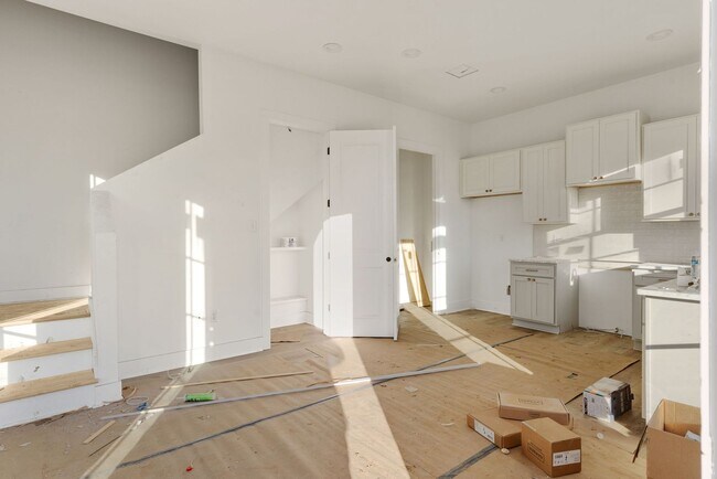 Foto del edificio - FOR RENT in SUGAR MILL POND!