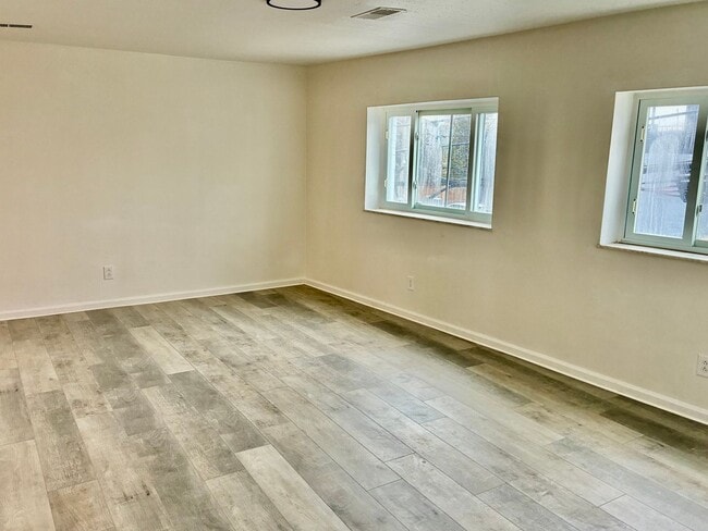 Building Photo - 4632 Friendship Ave