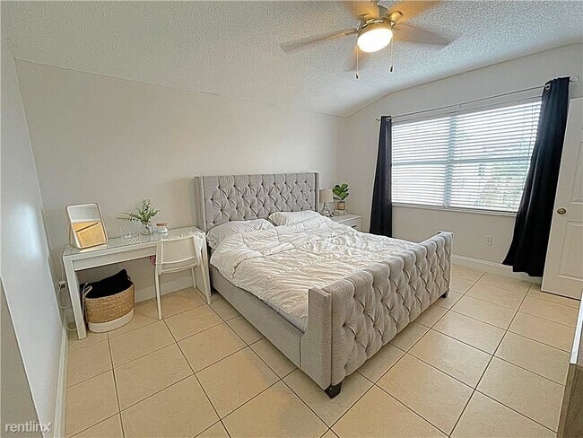 Foto del edificio - 3 br, 2.5 bath House - 5277 NW 188th St