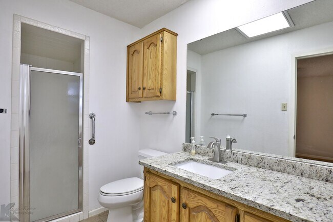 Foto del edificio - Cul-de-Sac 3/2/2; Ward, Madison, Cooper schools