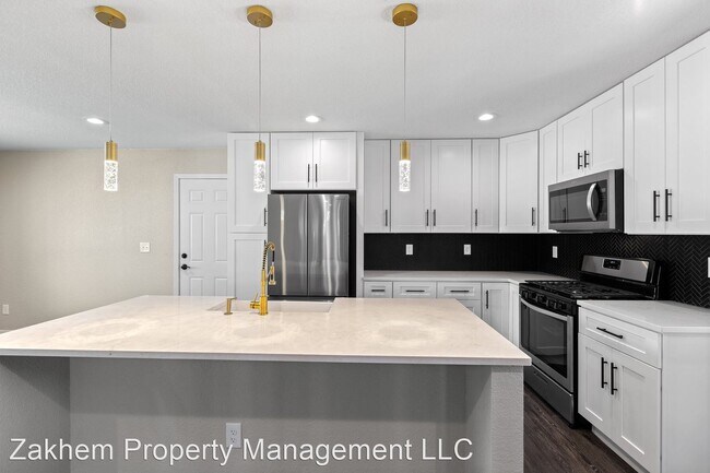 Foto del edificio - 4 br, 3 bath House - 1067 Norfolk St