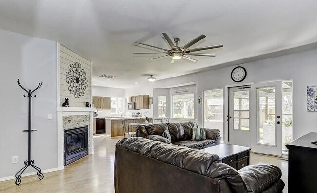 Foto del edificio - 2497 W Willard St