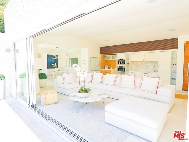 Foto del edificio - 9422 Readcrest Dr