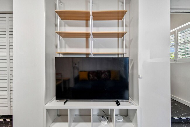 Foto del edificio - Gorgeous FULLY FURNISHED 1 Bedroom/1 Bath apartment with private entrance, in Winter Park