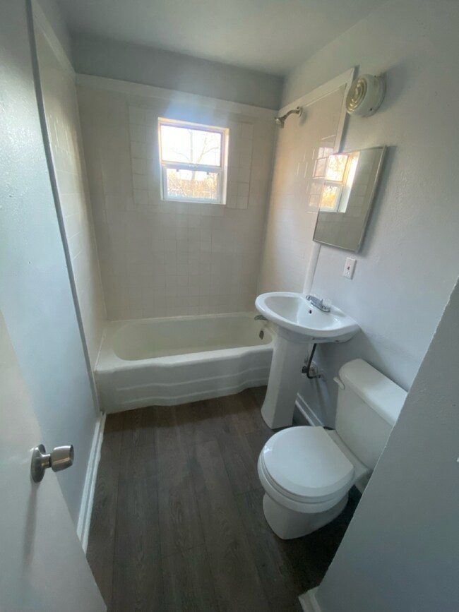 Foto del edificio - Available Now - Cute 3 Bedroom/1 Bath by Chamberlain Park