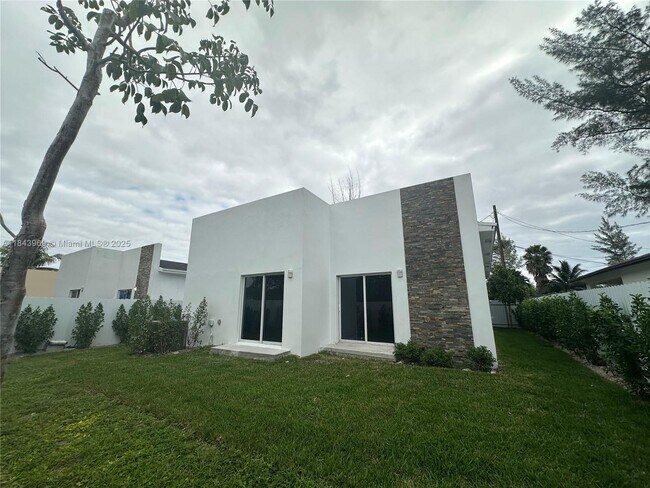 Foto del edificio - 2423 NW 23rd Ln