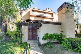Building Photo - 5757 Owensmouth Ave