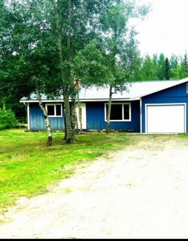 Building Photo - 1096 Shoshone Dr