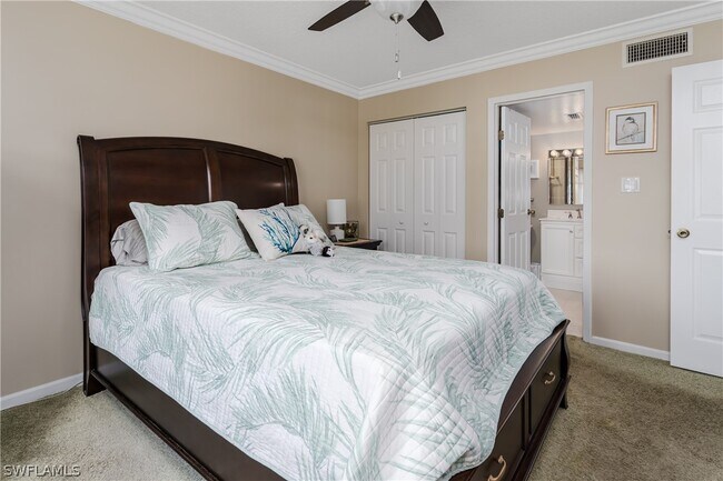 Foto del edificio - 1010 Manatee Rd