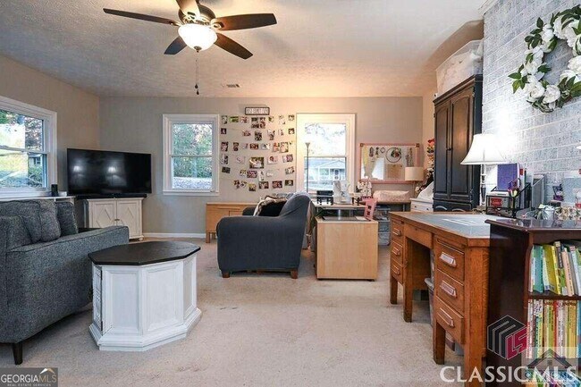Foto del edificio - 1150 Elder Ridge Dr