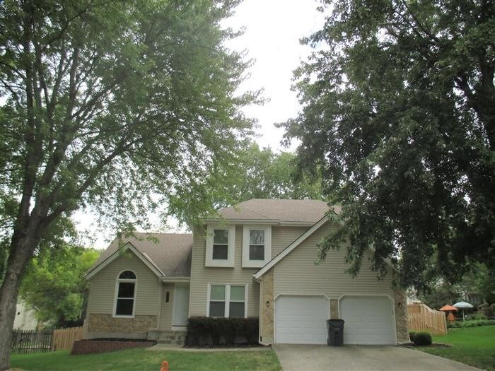 Primary Photo - 11531 S Lennox St
