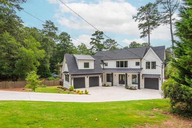 Building Photo - 4056 Ashford Dunwoody Rd NE