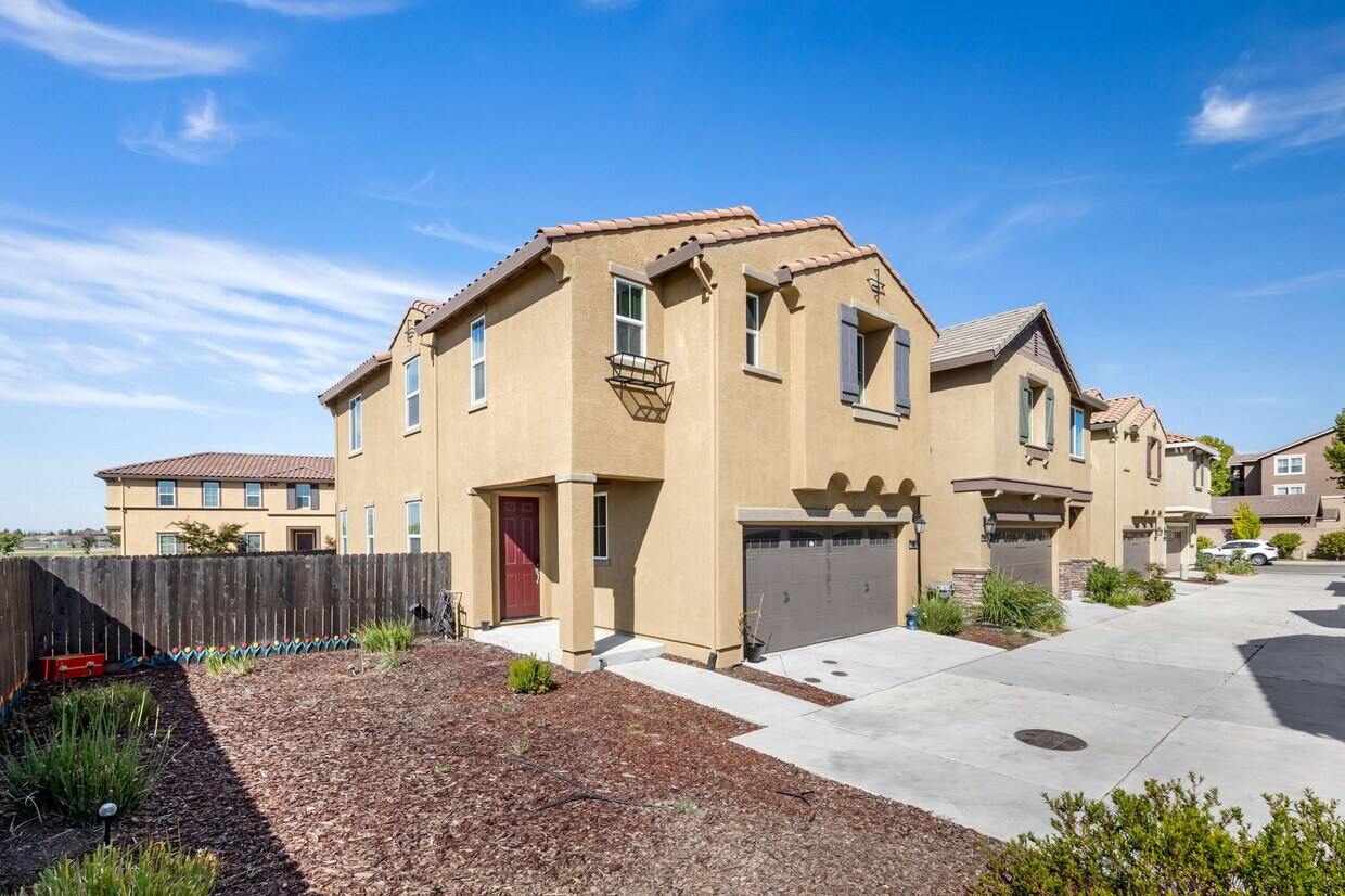 Photo - 30 Palma Harbour Pl (Sacramento, CA)