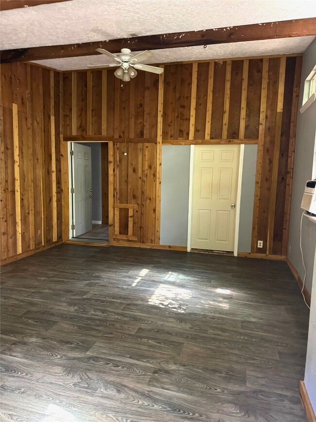 Building Photo - 5934 Beech Dr