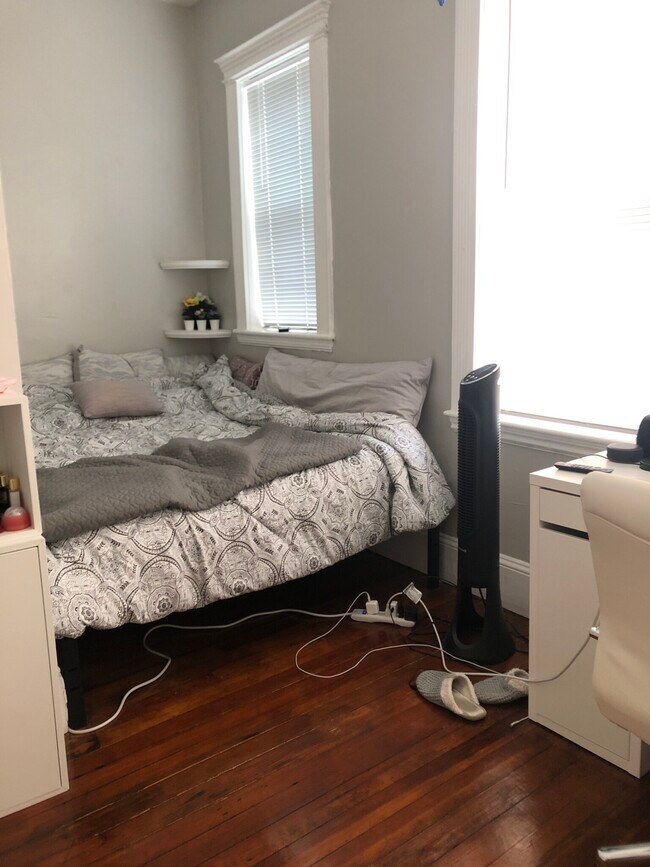 Foto del edificio - 448 Park Dr